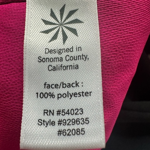 Athleta Queen of the Mountain Running Jacket in Black - Picture 10 of 11